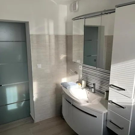 House In The Village 펜션 *